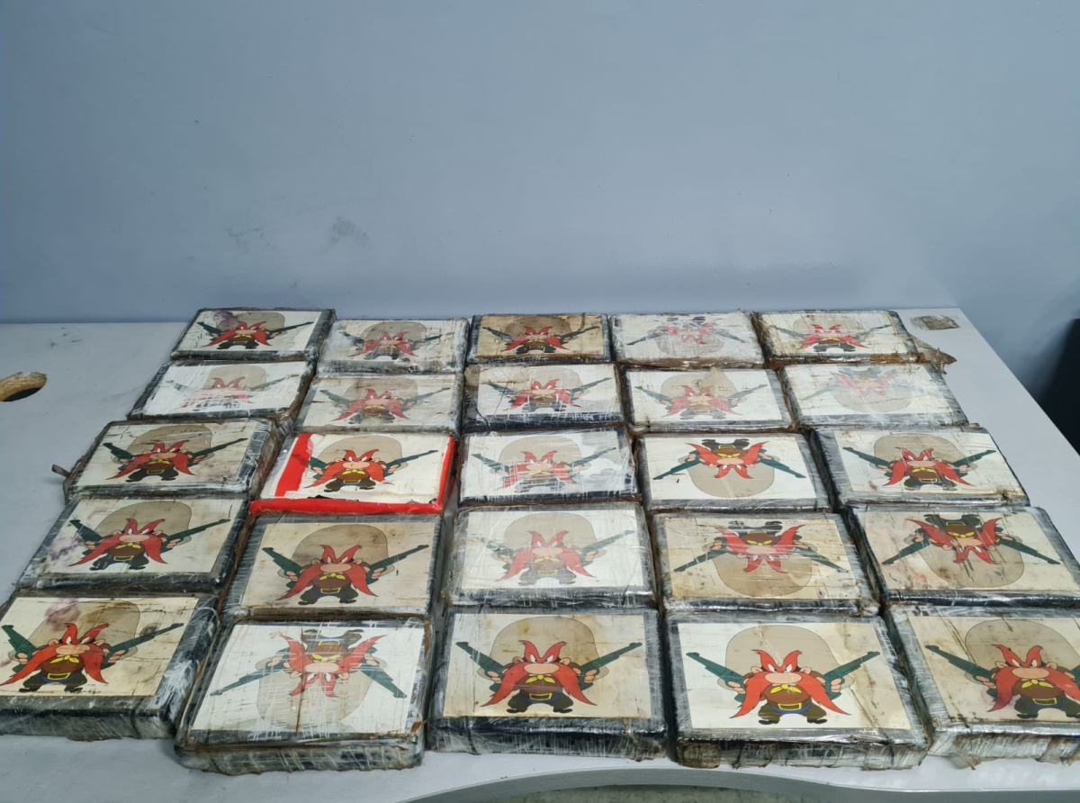 ضبط شحنة كبيرة من مخدر الكوكايين في ميناء طنجة المتوسط: الشحنة كانت قادمة من البرازيل ومتجهة نحو اليونان