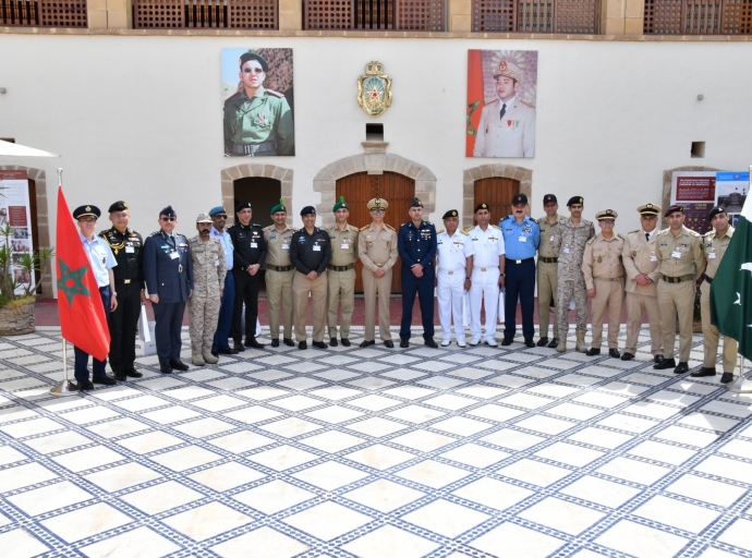 وفد عسكري باكستاني يزور مديرية التاريخ العسكري لأركان الحرب العامة للقوات المسلحة الملكية.