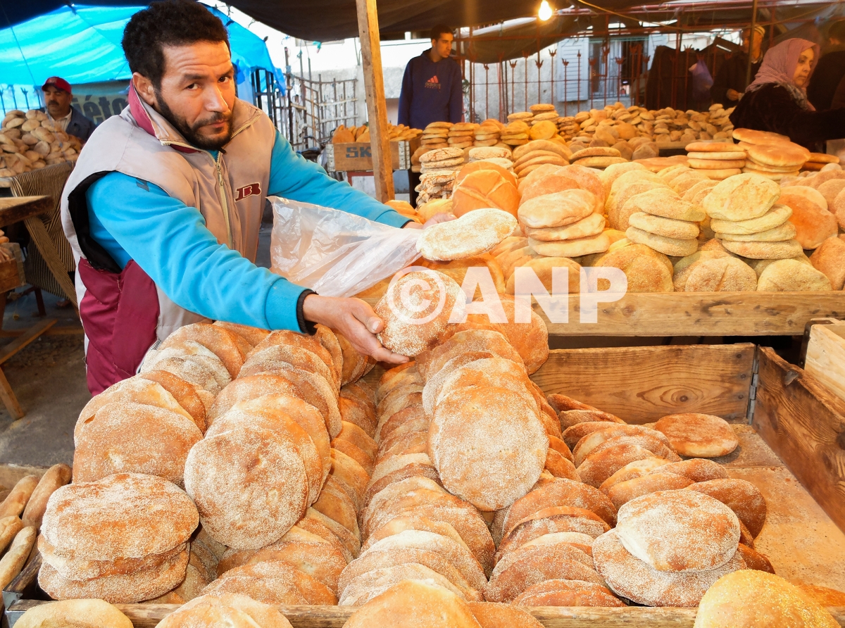 السلطات بتنغير تنفي الزيادة في سعر الخبز