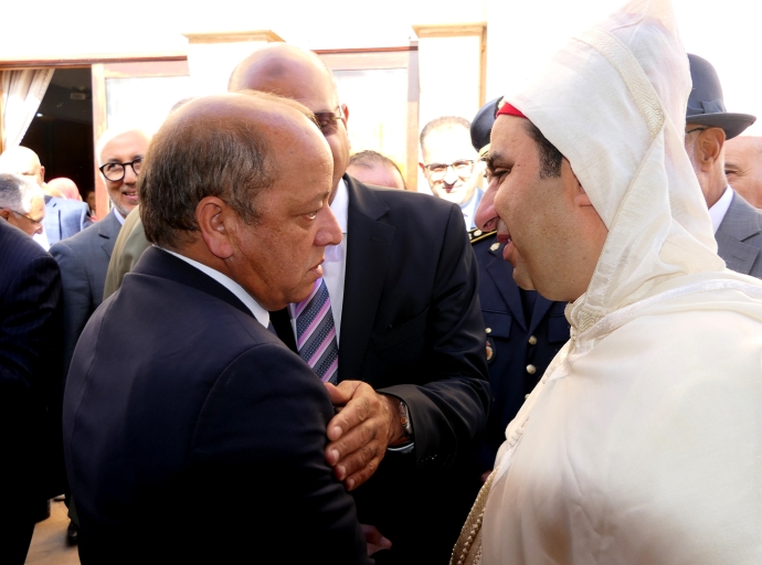 تسليم السلط بين العامل الجديد والعامل السابق على عمالة مقاطعات عين السبع الحي المحمدي بحضور السيدة نادية فتاح
